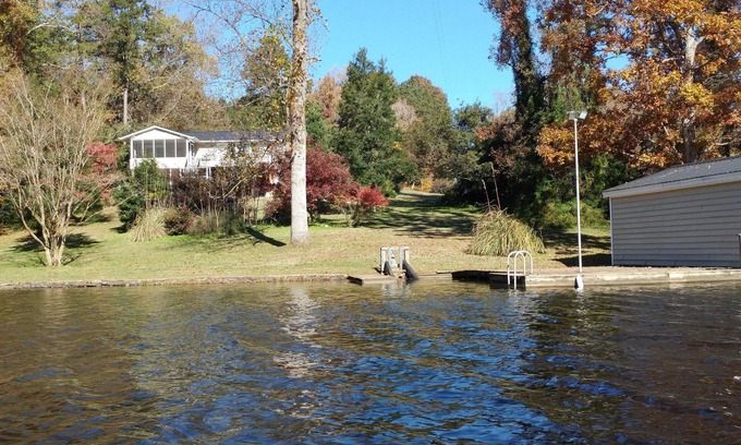 Semora House | Newly renovated Lakehouse!
