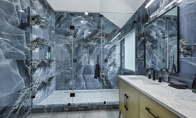 The Colony House | Newly Renovated Luxury 5BR – Family & Game Room