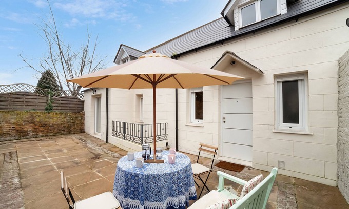 Woolwich House | Newly Renovated Luxury 3BR Home close to Tube