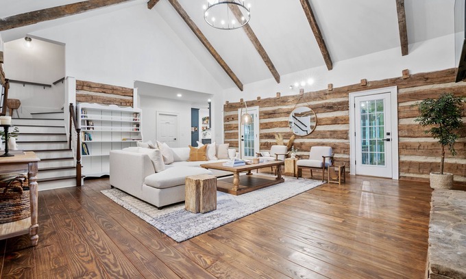 Jackson County Other | *Newly Renovated Luxury Designer Farmhouse on a 35-Acre Farm, Private and Gated!