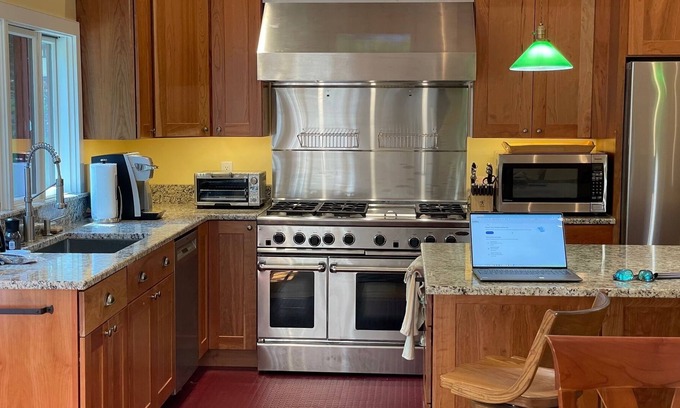 Williamsville House | Newly Renovated Luxury Vacation Rental Near Brattleboro and Mount Snow