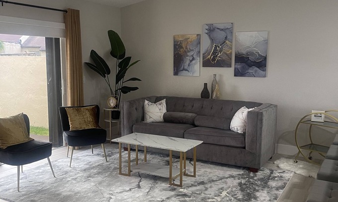 Miami Gardens House | Newly Renovated Modern Townhome