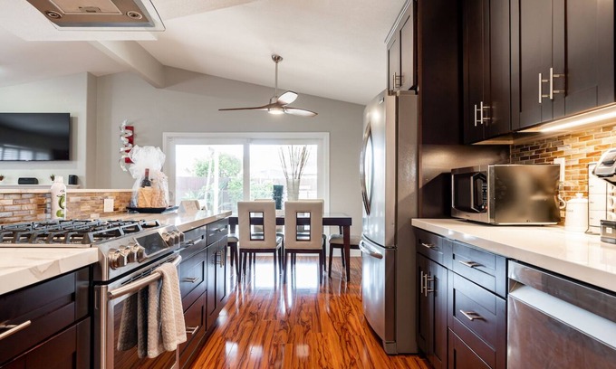 Clairemont House | Newly Renovated Modern Home w/Pool, Jacuzzi, Pool Table - Close to All