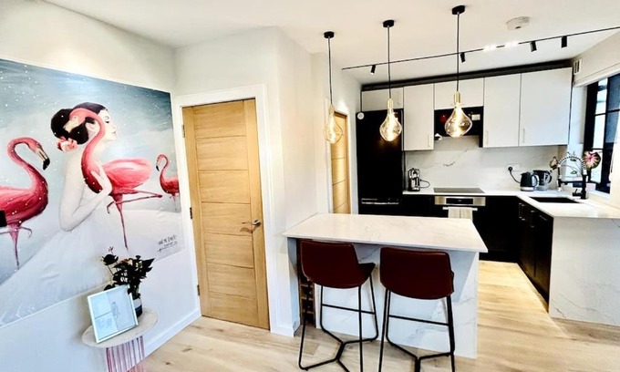 Hanger Hill Apartment | Newly renovated modern 2 bedroom flat in West London