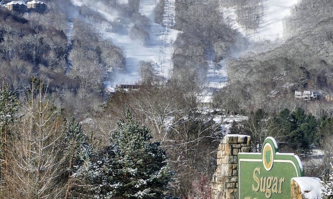 Banner Elk Ski Chalet | Newly Renovated Mtn Retreat in Elk River Community- 5 mins to downtown BannerElk