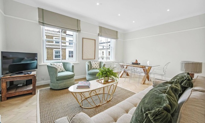 Bayswater Apartment | Newly Renovated Notting Hill 3 bedroom Flat on Westbourne Grove