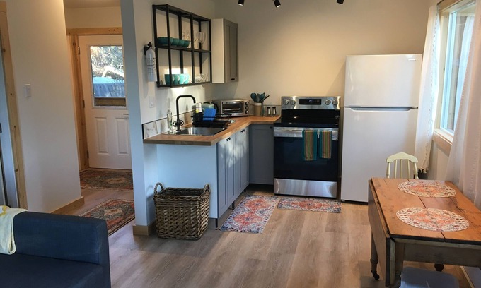 Mayne Island Apartment | Newly renovated ocean view one bedroom apartment on Mayne Island B.C