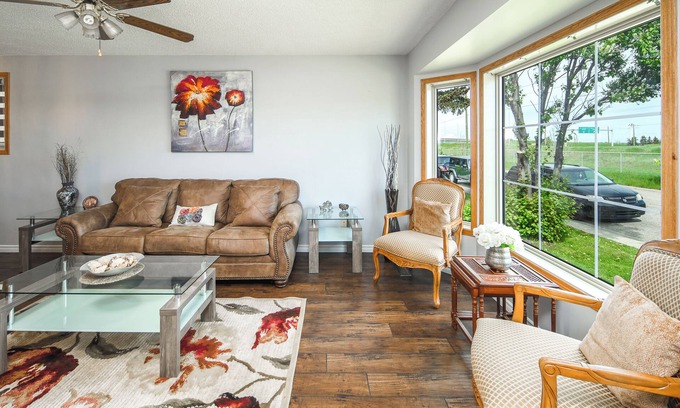 Calgary House | Newly renovated! Perfect location! BBQ! King bed!