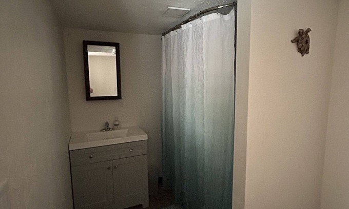 McKenna House | Newly Renovated Quaint home away fromHome