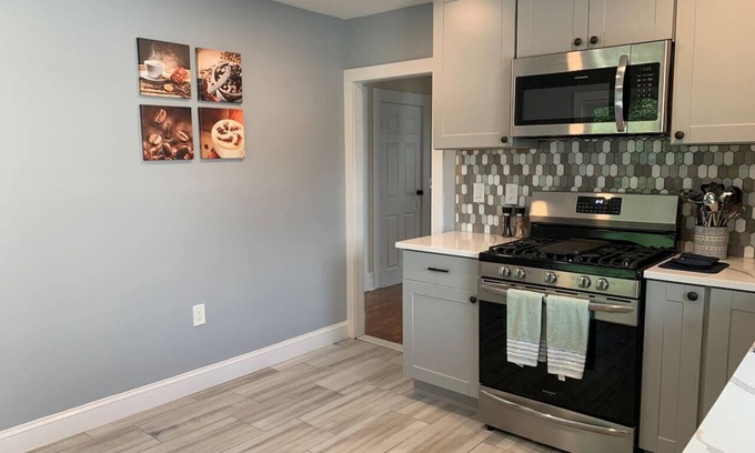 Montclair Apartment | Newly Renovated Spacious 4BR peaceful downtown Apt