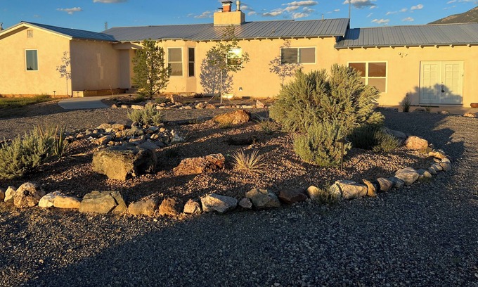 El Prado Cabin | Newly Renovated Taos Home Near Ski Valley!