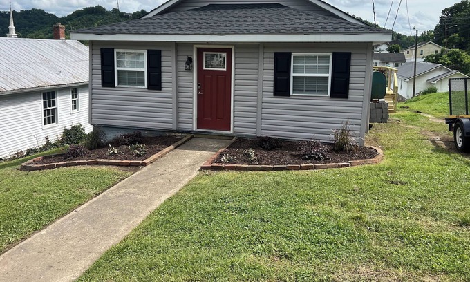 St. Paul House | Newly renovated three bedroom home in downtown St. Paul , Va
