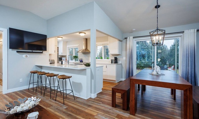 Baileys Harbor Cottage | Newly Renovated, Downtown Baileys Harbor-walking distance to marina!