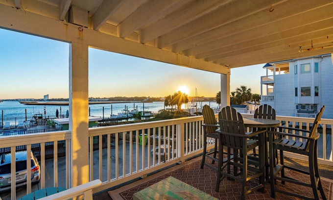 North Carolina Coast Condo | Newly Renovated Condo with STUNNING Water Views! Monthly and Weekly Specials!