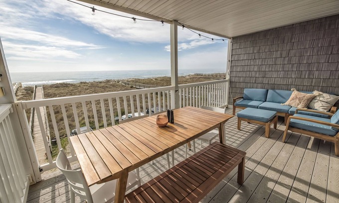 North Carolina Coast Condo | Newly Renovated Modern Beach Front Condo