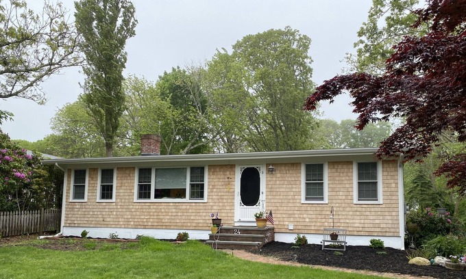 Silver Beach Cottage | Newly renovated 3-bedroom North Falmouth cottage sleeps 8