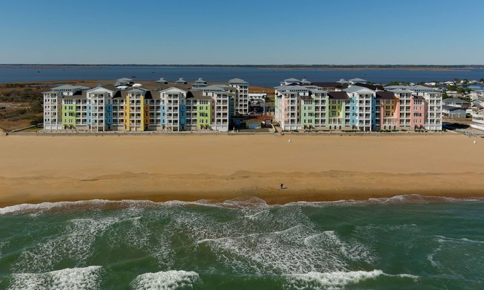 Sandbridge Condo | *Newly Renovated and Updated*Resort Style Condo on the Beach!