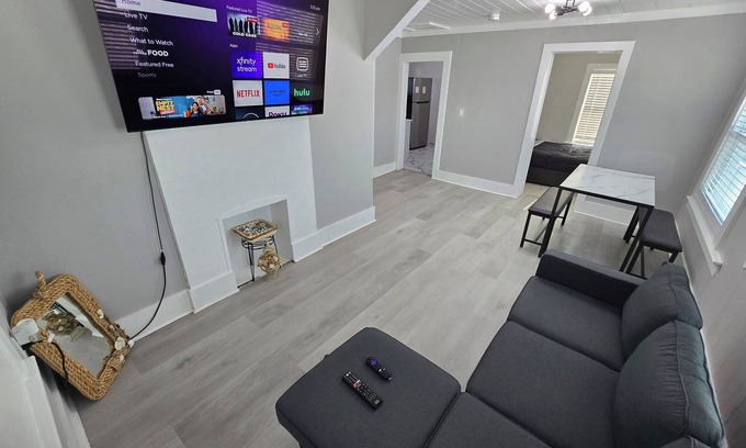 Palm Beach - West Palm Beach Apartment | Newly renovated modern apartment near the ocean and minutes from downtown WPB
