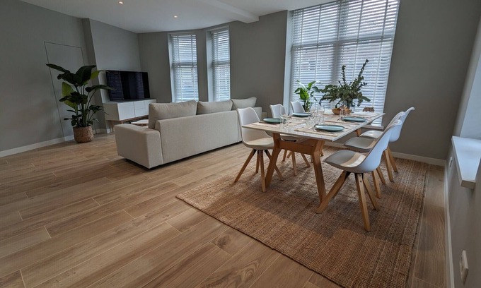 Vlissingen Apartment | Newly renovated - vacation apartment - City Beach House