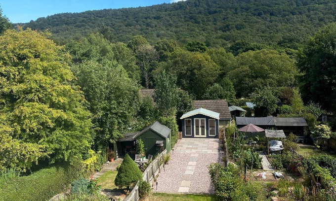 Grindleford House | Newly renovated village cottage with stunning countryside views