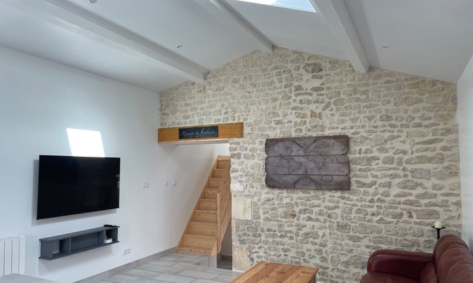 Courant House | Newly renovated village house