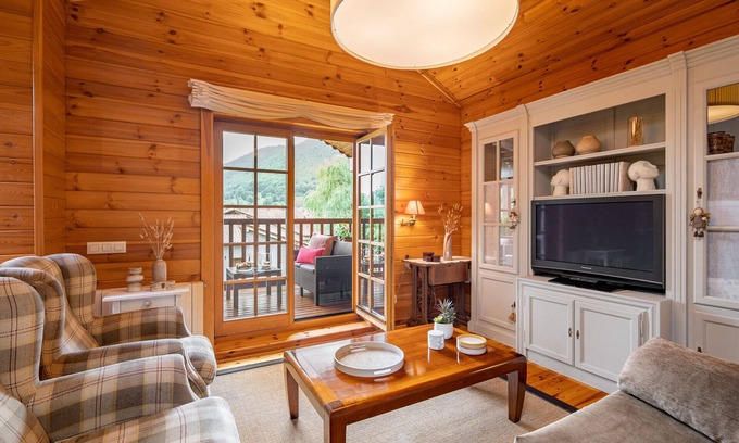Camprodon Cabin | Newly Rural apartment by the river Camprodon