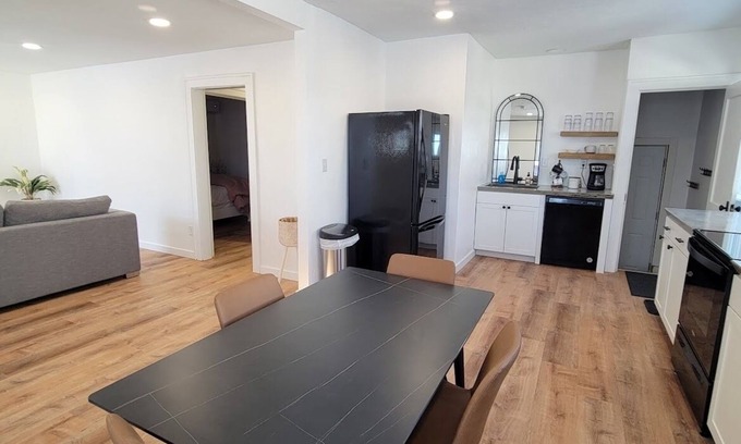 Sioux City House | Newly updated 2 bed, 1 bath in Morningside - Sleeps 6