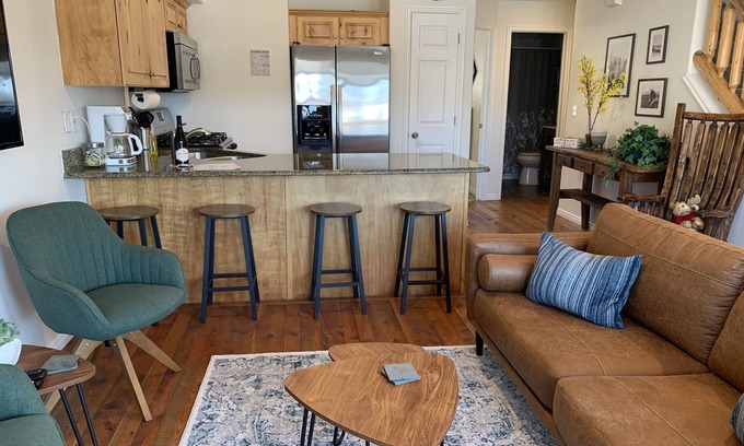 Eden Condo | Newly updated 2 bedroom/bath condo close to 3 ski areas