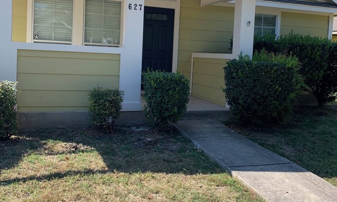 Historic Garderns House | Newly Updated 3 Bedroom Home in Downtown San Antonio