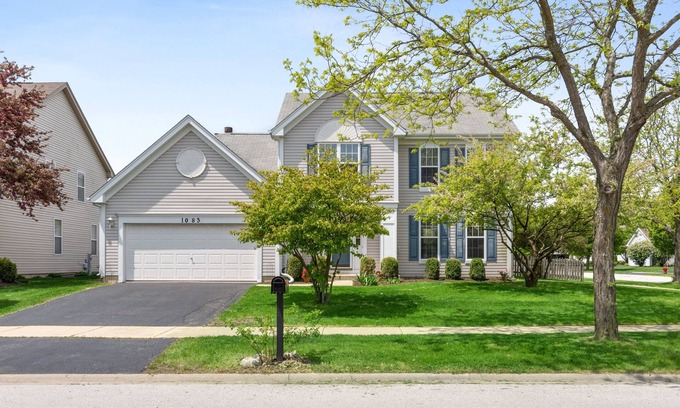 Fox Valley House | Newly Updated - Close to Everything - Naperville!