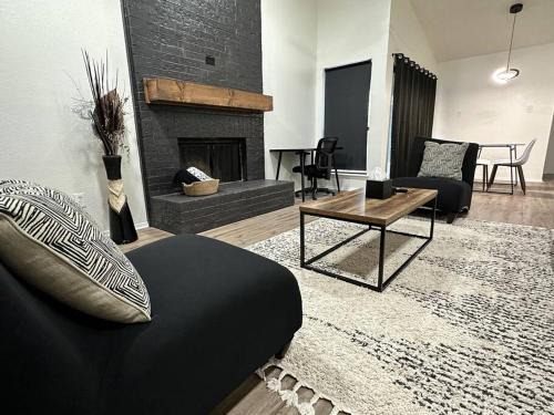 Garland House | Newly Updated Cozy Home