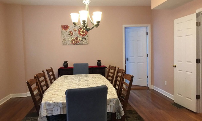 Cleveland House | Newly updated house close to the Clinic,UH, Case in Cleveland Hts.