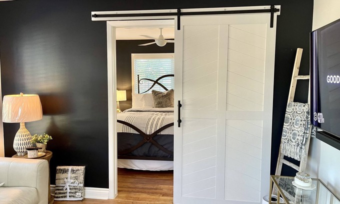 North Hi Mount Apartment | NEWLYRenovated FT. Worth Cultural District/Dickies Arena Keyless Entry Fast Wifi