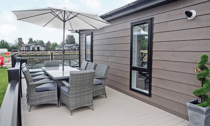 Carlton-in-Cleveland Cottage | Newport Bridge Lodge - UKC4066