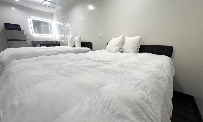 East Side Costa Mesa Hotel | Newport Bay Inn