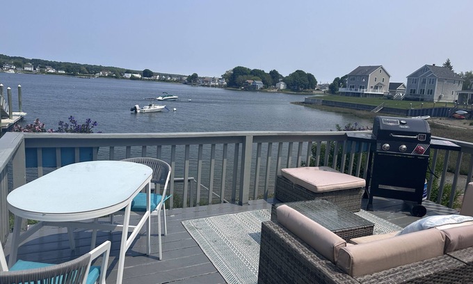 Portsmouth House | Newport, Coastal Retreat! Boat Dock , jet srental & private chef available.