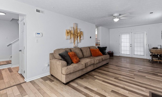 North Newport News House | Newport News Williamsburg Home Deck & Fireplace!