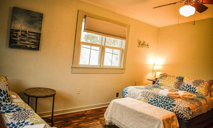 Goshen House | Newport Sunshine/Brook Road Inn