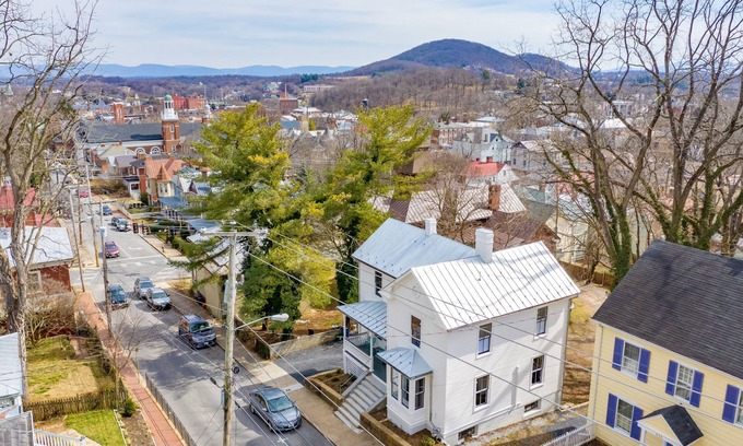 Staunton House | Newtown Retreat: Award-Winning Renovation + Ideal Location