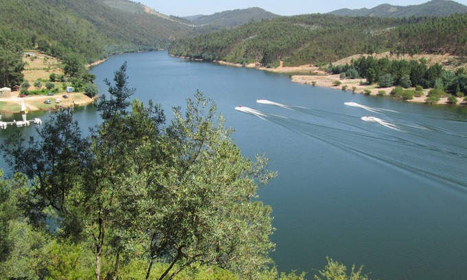 Foz de Alge Cottage | Next Castelo do Bode, Foz da Ribeira de Alge with Rio Zêzere, Pet