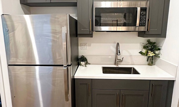 Fontana House | Next-gen Suite Private Entrance