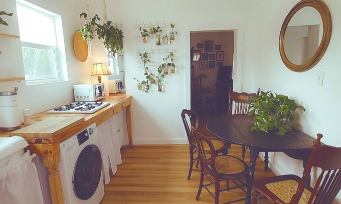 Foster Heights House | Next to 12th and Chicon - East Austin