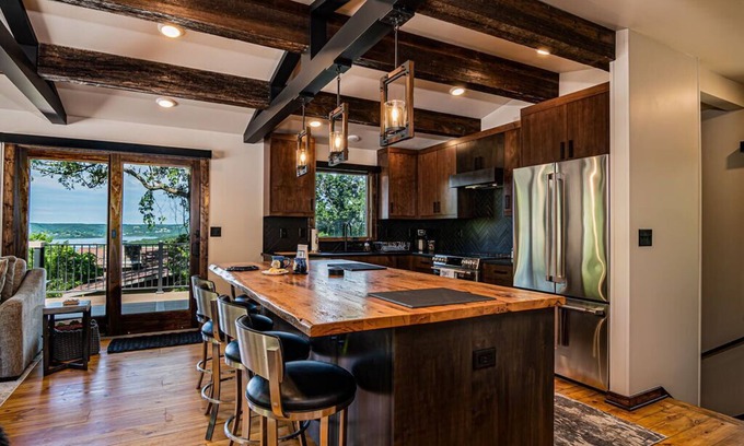 Big Cedars Cabin | Next to Big Cedar! Walk to activities-LakeView, Hot Tub, HIghEnd Decor