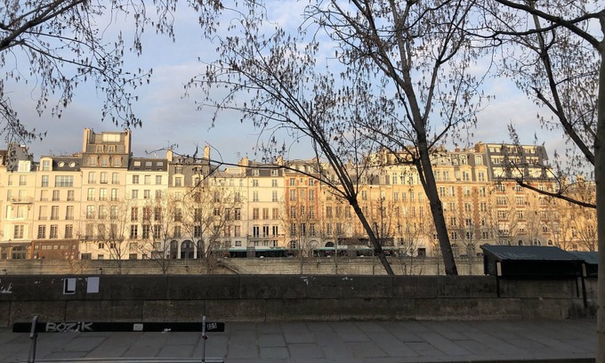 Quartier de la Monnaie Apartment | Next to Notre Dame, in the heart of Paris, charm and refinement. 7 days minimum