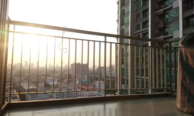 Ratchadaphisek Condo | Next to MRT and Night Market, Suit for Family trip