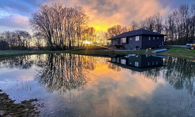 Little Suamico House | NFL Draft 2025 Modern New Build 4-bedroom 3 bath house in Little Suamico.