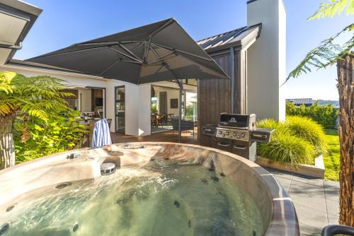 Wharewaka House | Nga Roto Retreat - Taupo