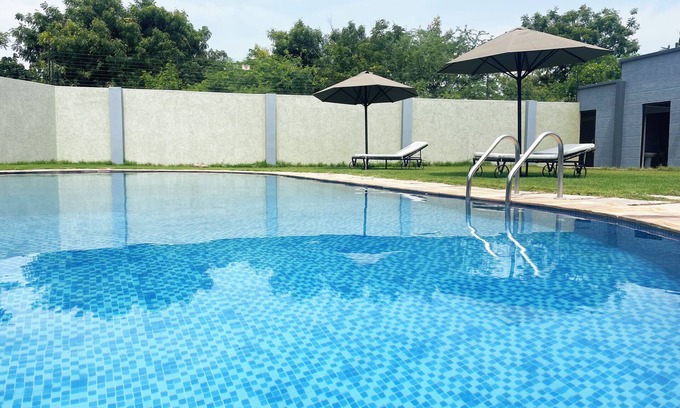 Mto wa Mbu Bed & Breakfast | Ngare Lodge