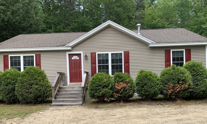 Campton House | NH House Ski,Camp, Hike,Swim,boat, hunt close to Plymouth State ,weekly monthly
