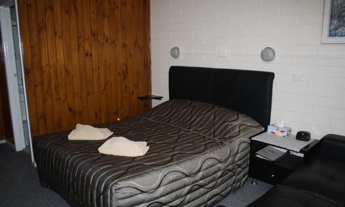 Nhill Hotel | Nhill Oasis Motel
